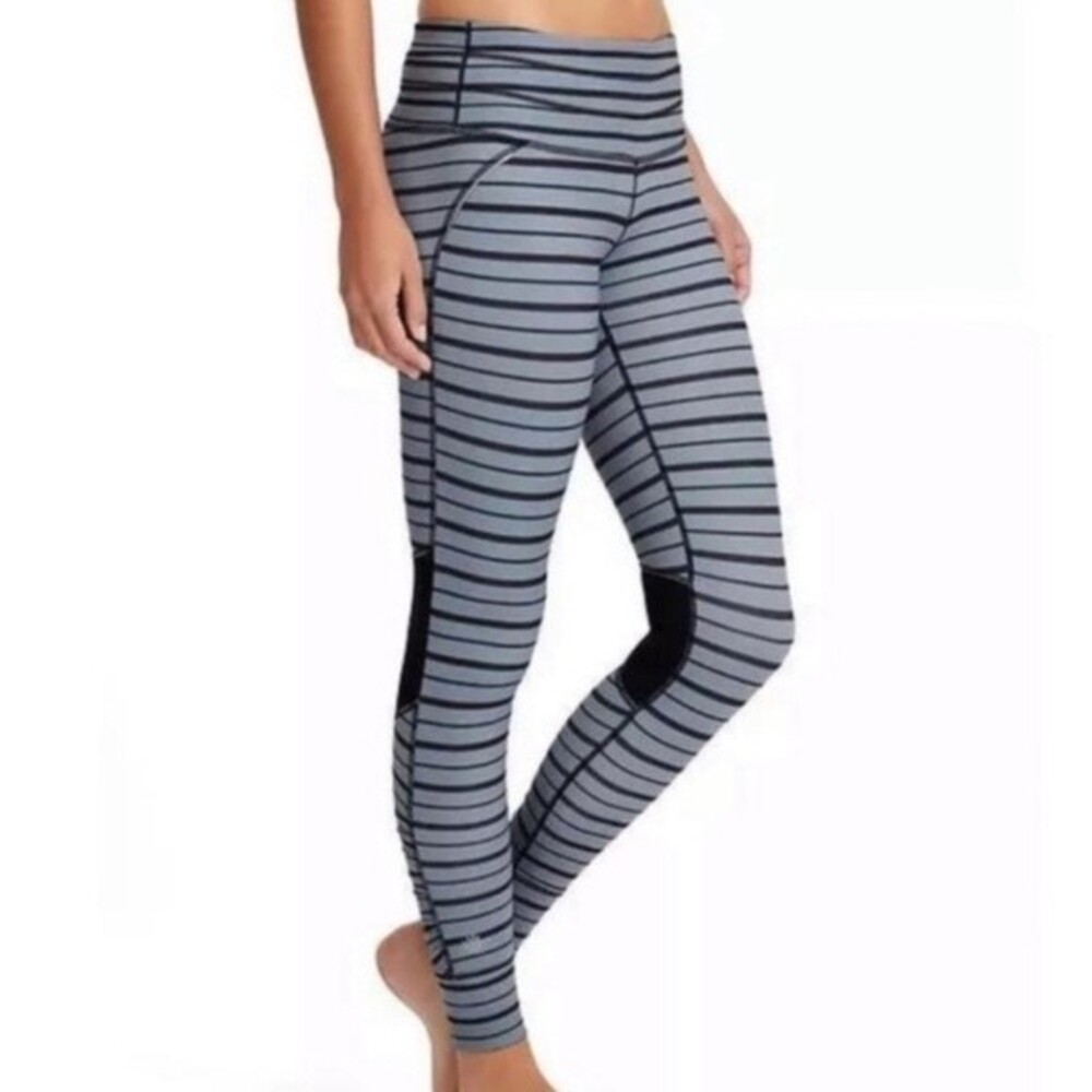 Athleta Active Relay Striped Tight Leggings in Grey and Black Stripe Size Medium